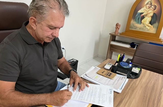 Prefeito decreta fiscalização para alinhamento e retirada de fios e cabos inutilizados em postes da cidade de Patos