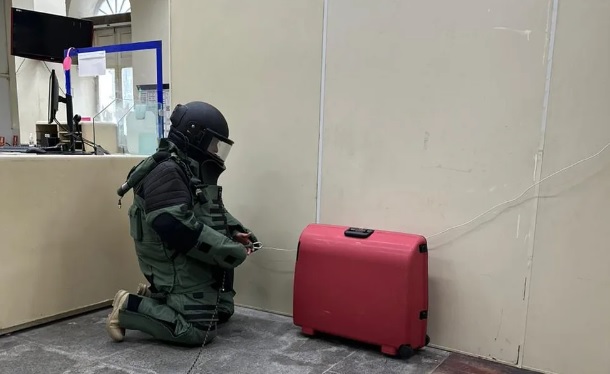 Mala é abandonada em agência dos Correios e esquadrão antibombas é acionado