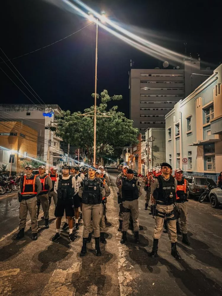 Polícia Militar participa da abertura da Festa da Guia, em Patos