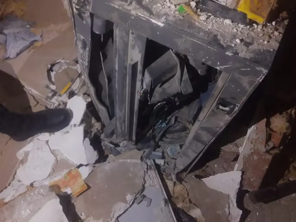 Quatro homens invadem supermercado e explodem caixa eletrônico, na Paraíba