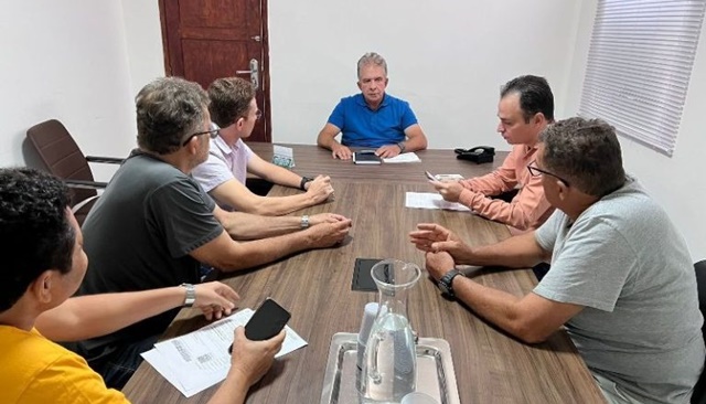 Prefeito Nabor atende comerciantes do Darcílio Wanderley e concede desconto de 40% no valor do preço público