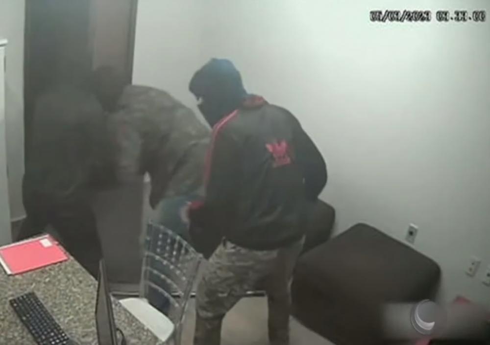 Criminosos invadem hotel e roubam cofre, na Paraíba
