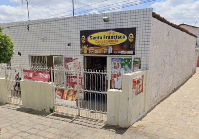 Loja de conveniência é assaltada no bairro da Vitória, no domingo dia 5 de março