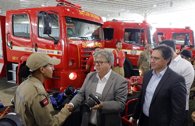 João Azevêdo entrega viaturas e equipamentos para as Forças de Segurança com investimentos de R$ 21 milhões -veja