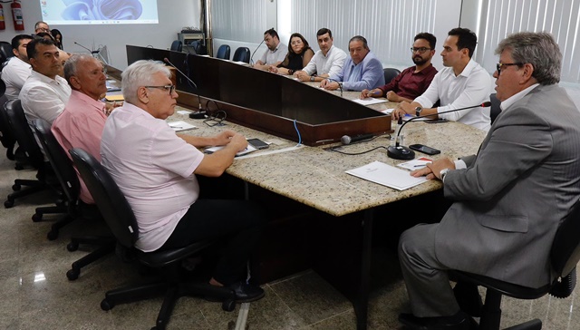 João Azevêdo se reúne com prefeitos do Curimataú e reforça pauta municipalista