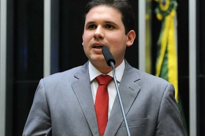 PT aponta Hugo Motta como favorito para presidência da Câmara