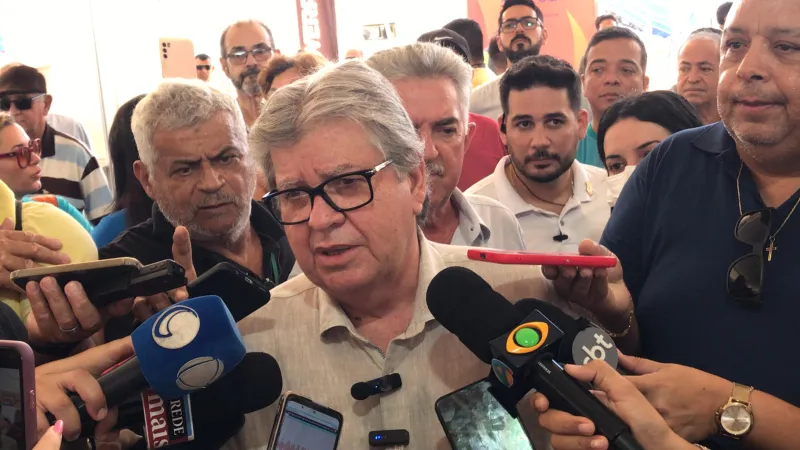 João rebate queixas de deputadas do PP e lembra projeto com partido para 2026