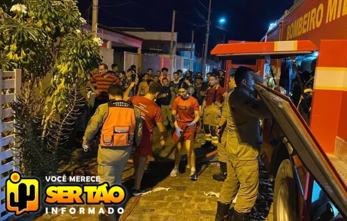 Homem morre carbonizado durante incêndio em residência na noite deste sábado(19) em Sousa