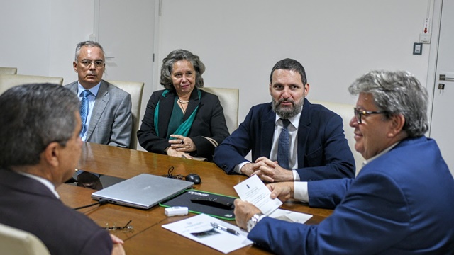 João Azevêdo recebe nova mesa diretora do Tribunal Regional Federal da 5ª Região