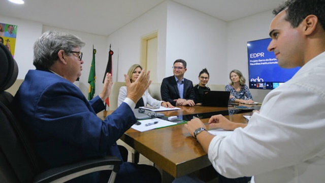 João Azevêdo viabiliza instalação de mais uma usina de energia eólica nos municípios de Pocinhos e Areial