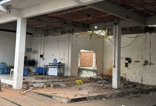 Assaltantes explodem posto de combustível em Lagoa Seca, cofre cai em açude e fuga termina sem dinheiro