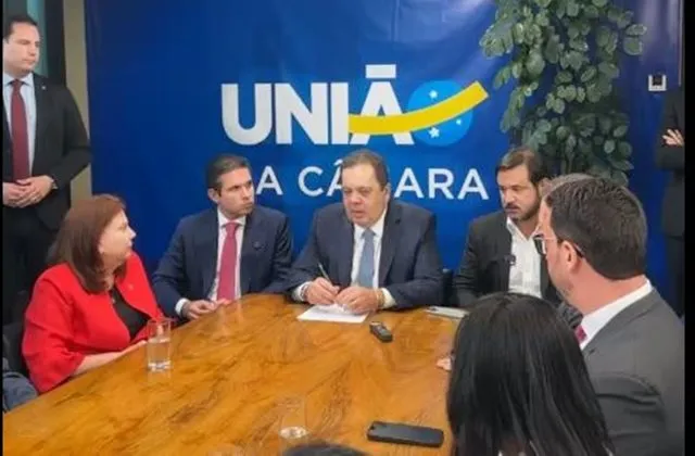 Com desistência de Elmar Nascimento, Hugo Motta consolida apoio de 17 partidos para presidir a Câmara a partir de 2025
