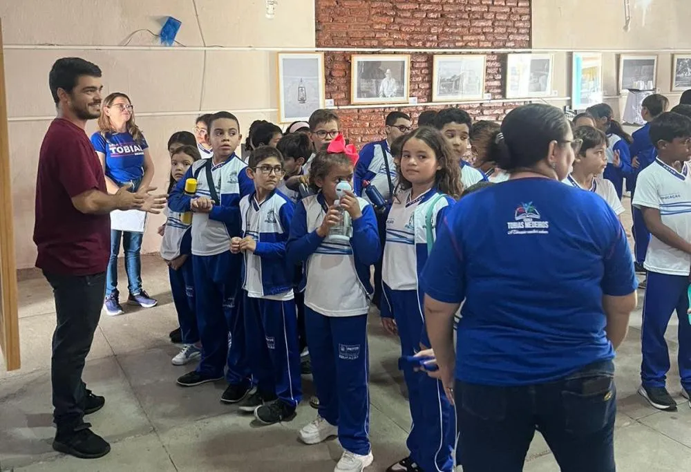 Alunos da Rede Municipal Visitam Centro de Cultura Amaury de Carvalho em Atividade Educativa