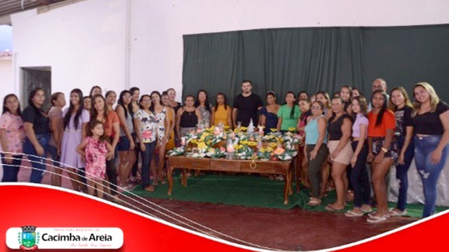 Prefeitura de Cacimba de Areia promove curso de produção de flores artesanais