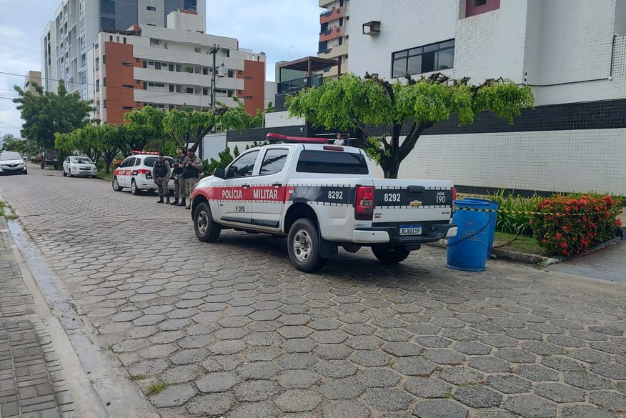 Casal de estudantes de medicina suspeitos de abandonar feto em Intermares são encaminhados para delegacia