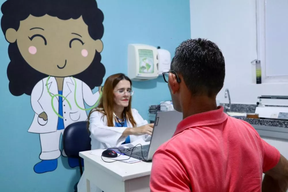 Patos promove ações noturnas voltadas para a saúde do homem durante o Novembro Azul 