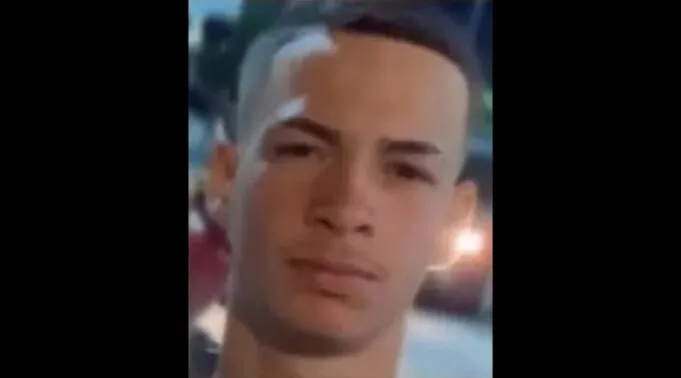 Jovem de 20 anos morre na manhã deste domingo (24) depois de colidir moto em um cavalo solto na pista
