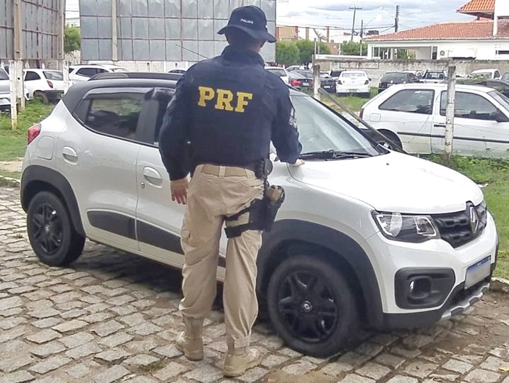 Veículo furtado em São Paulo há dois anos é recuperado pela PRF em Patos/PB
