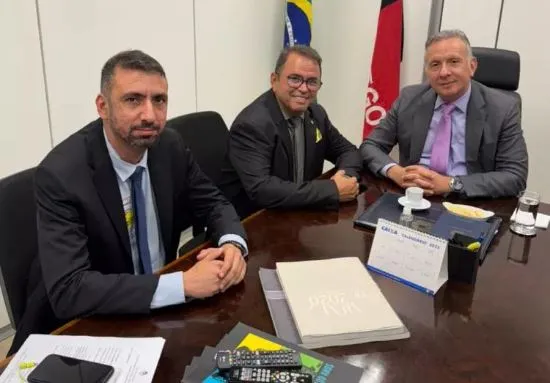 Prefeito de São José de Espinharas busca recursos em Brasília para impulsionar desenvolvimento local