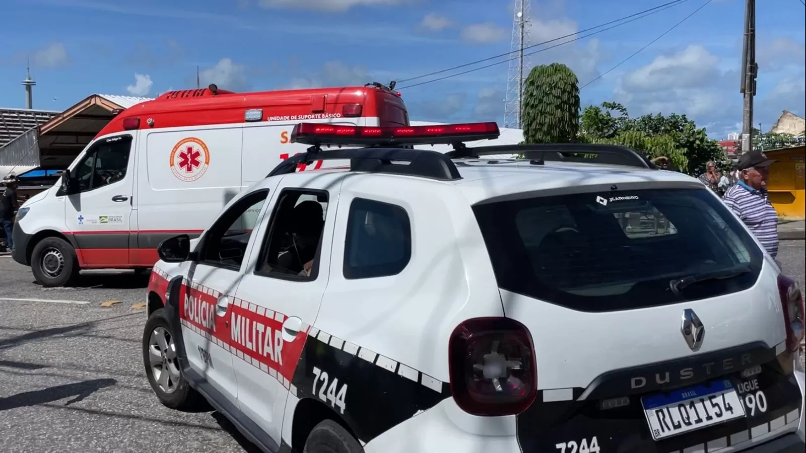 Policial é baleado e suspeito morre durante troca de tiros no Mercado Central de JP