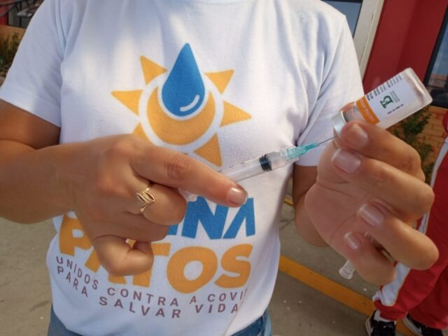 Saúde da Paraíba recomenda aos municípios o fortalecimento da oferta da vacina bivalente contra a Covid-19