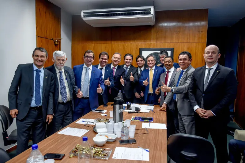 Bancada paraibana no Congresso oficializa apoio a Hugo Motta