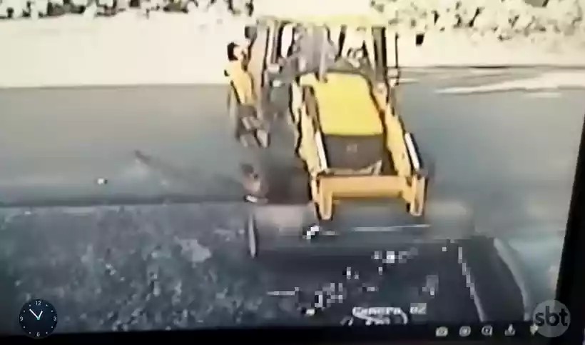 Vídeo: Homem usa retroescavadeira para matar colega de trabalho 