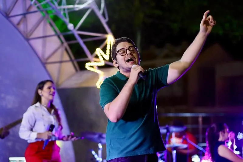 Projeto “Louva na Praça” atrai grande público na programação do Natal da Gente