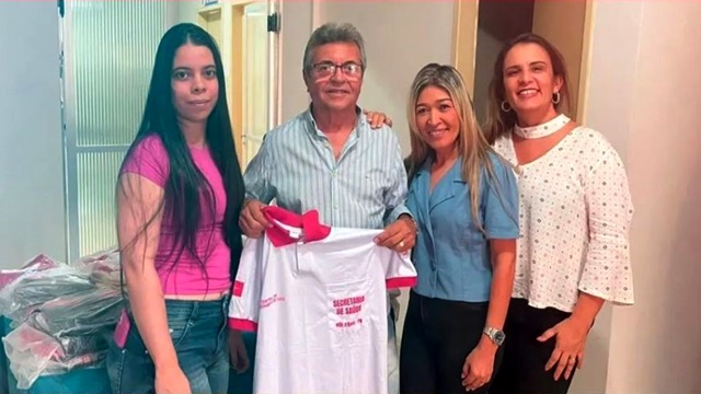 Prefeitura de Mãe d’Água disponibiliza novos uniformes para servidores da Saúde