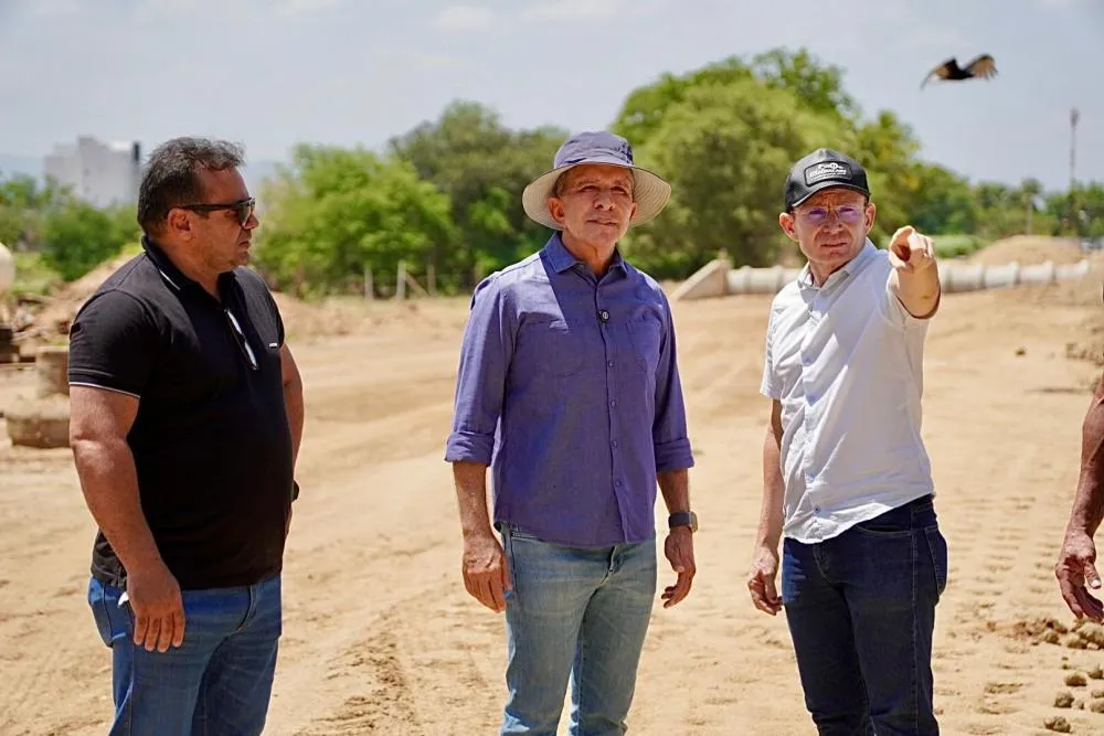 Prefeito Nabor Wanderley visita obras da Avenida Lagoa dos Patos e destaca avanços na mobilidade urbana de Patos