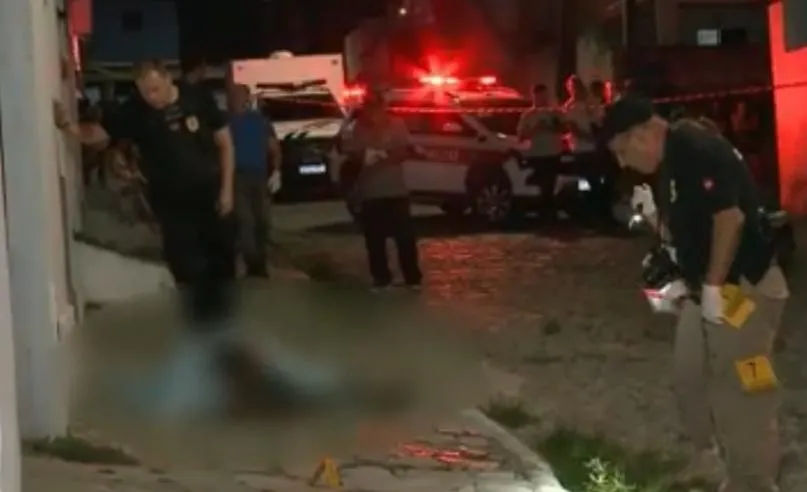 Jovem é executado a tiros em frente à própria casa no bairro Mandacaru, em João Pessoa