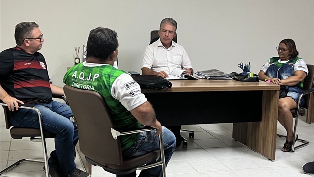 Prefeito e Secretário da SECULTE, recebem no gabinete representantes da AQJP para tratar do calendário junino 2023