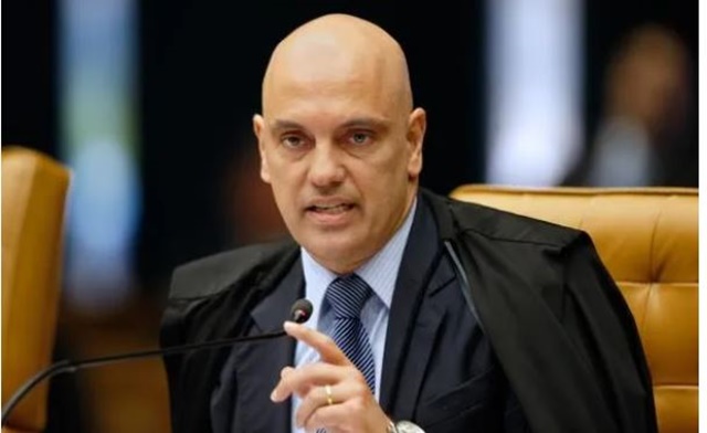 Moraes vota por derrubar direito a prisão especial para quem tem curso superior
