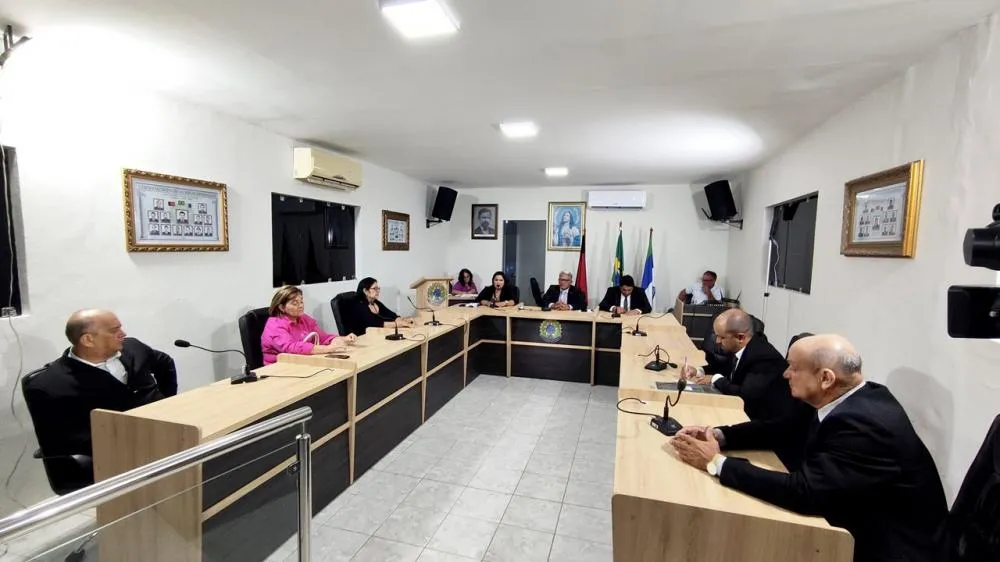 Câmara Municipal de São José de Espinharas realizou Sessão Extraordinária na noite desta quinta-feira, dia 16, Confira 