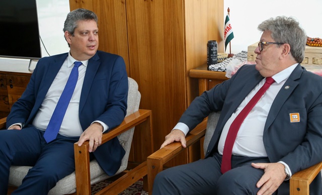 Presidente do Consórcio Nordeste discute participação dos estados na elaboração do PPA do governo federal 