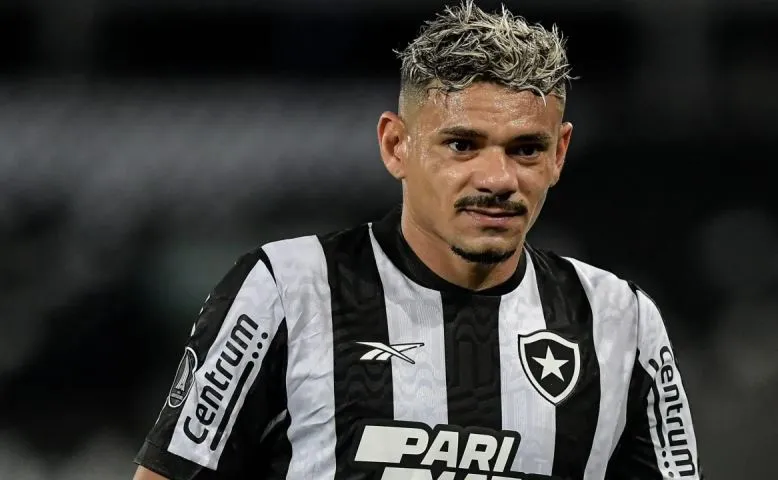 Paraibano Tiquinho Soares é anunciado em novo clube na Série A; confira