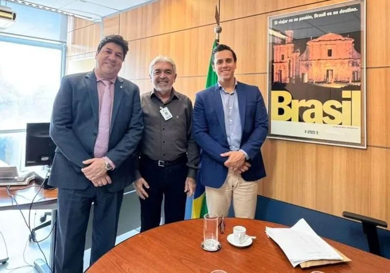 Pedro Leitão se reúne com representantes do MTur e da Embratur para discutir parcerias do setor turístico no município