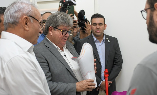 João Azevêdo inaugura primeira Oficina Ortopédica da Paraíba para confecção de órteses e próteses com tecnologia de ponta