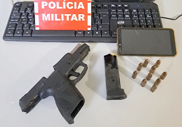 POLÍCIA MILITAR RECUPERA ARMA DE FOGO E CELULAR E PRENDE EM FLAGRANTE AUTOR DE FURTO EM SOUSA