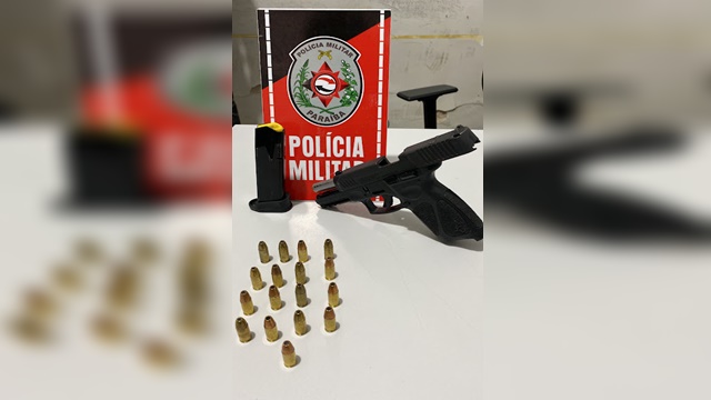 POLÍCIA MILITAR ABORDA VEÍCULO E ENCONTRA ARMA DE FOGO, EM PAULISTA