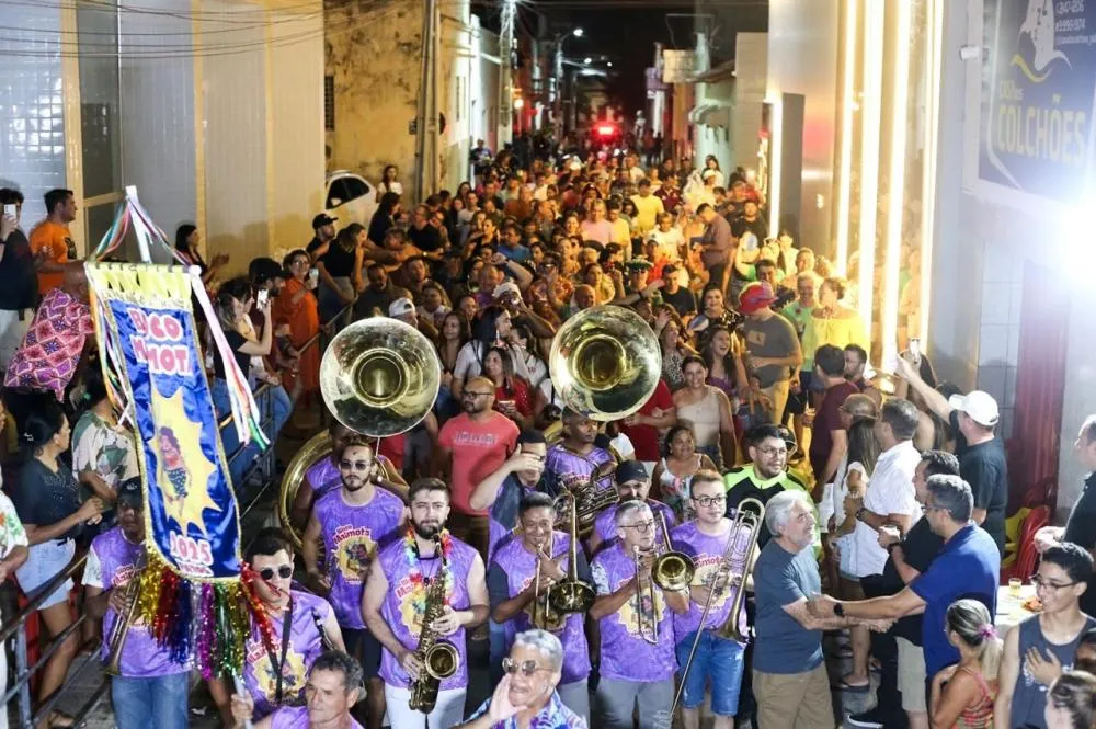 Abertura do Carnaval da Gente em Patos é marcada pela estreia do Bloco Maimota