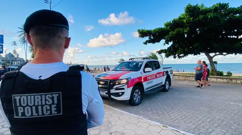 Homem é baleado em assalto na orla de Cabo Branco, em João Pessoa