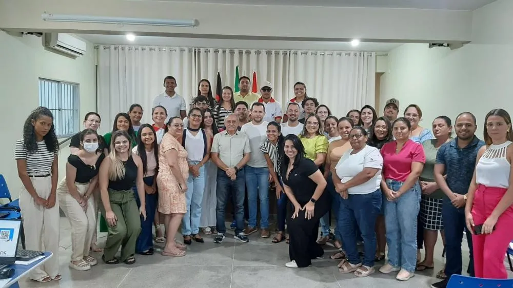 Prefeito de Mãe D´Água participa do encerramento de treinamento do setor de Saúde