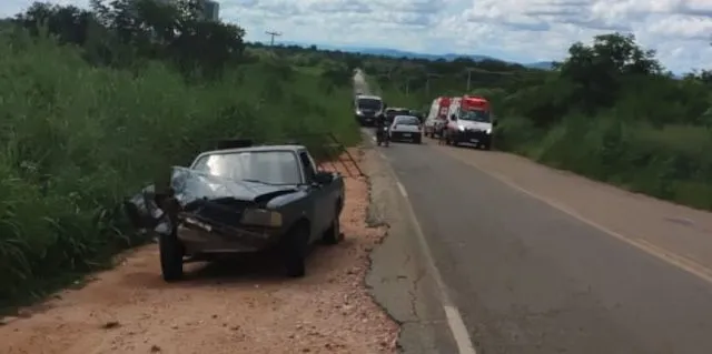 Jovem fica gravemente ferido após colidir moto em carro na PB-400 entre Cajazeiras e São José de Piranhas