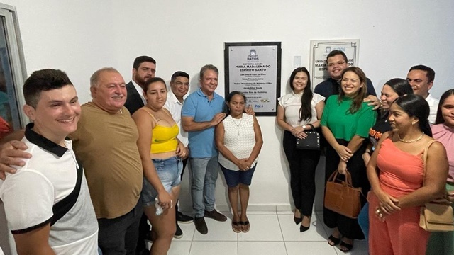 Prefeito Nabor entrega reconstrução de UBS e reforma de praça no bairro Matadouro, em Patos 
