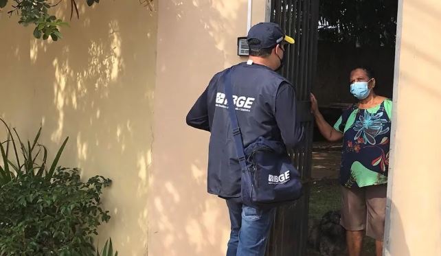 Bolsonaro edita medida provisória que autoriza contratação de funcionários sem processo seletivo para o Censo 2022