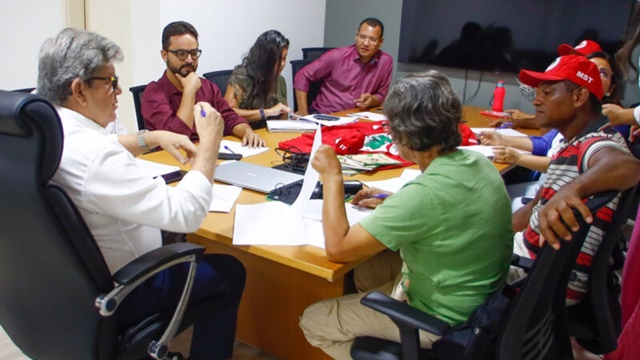João Azevêdo recebe MST e discute pleitos do Movimento