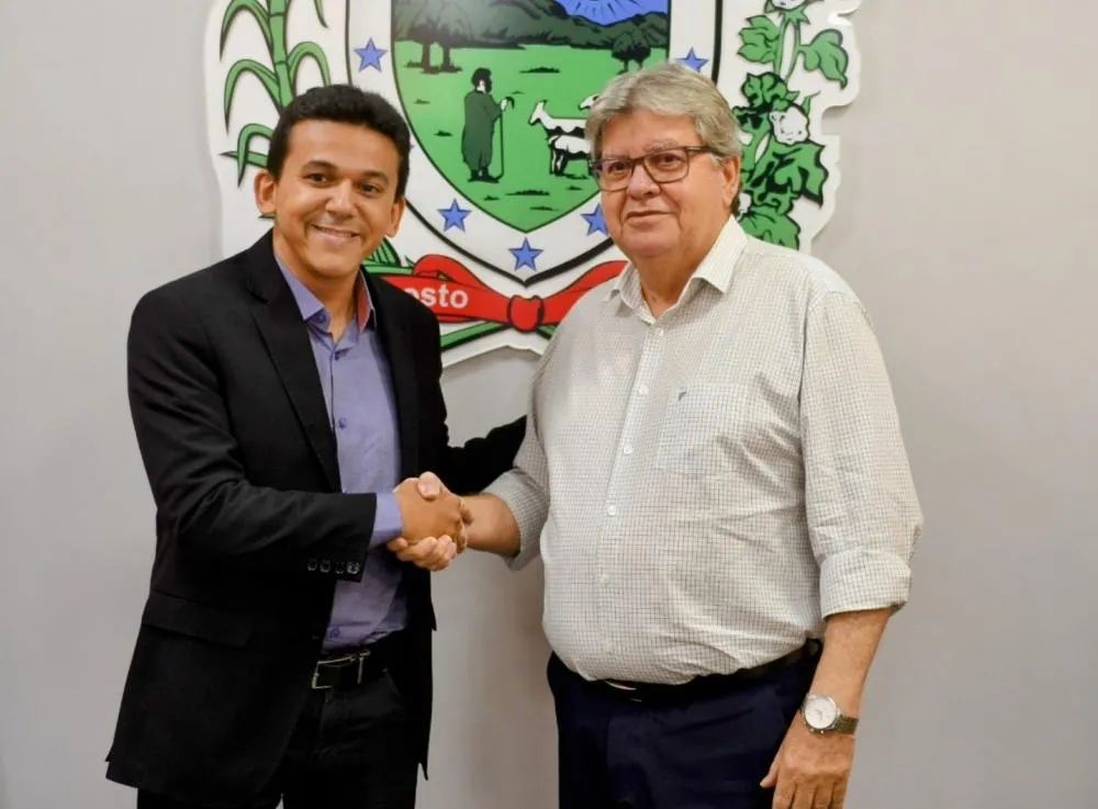 João Azevêdo e prefeito Jackson Alvino firmam parceria político-administrativa e discutem ações para Santa Rita 