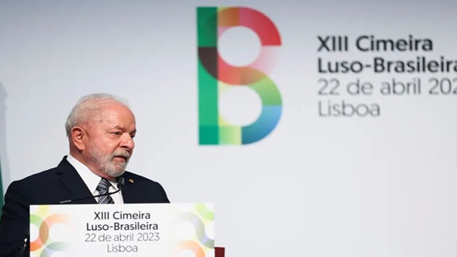 Lula assina 13 acordos e promete empenho por aliança entre União Europeia e Mercosul