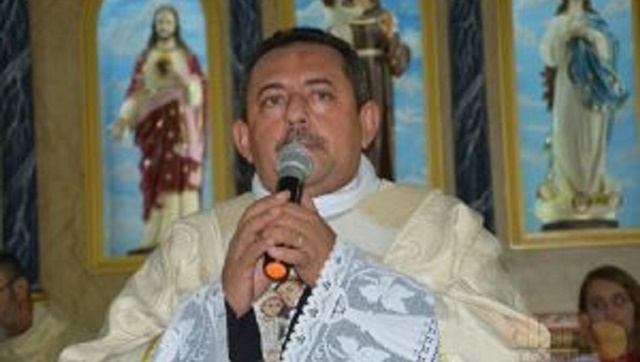 Padre Antonio Furtado, natural de Bonito de Santa Fé, sofre acidente no CE e sua tia não resiste e morre